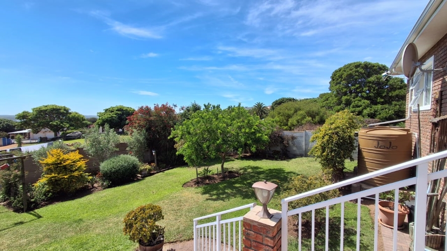 3 Bedroom Property for Sale in Stilbaai Wes Western Cape